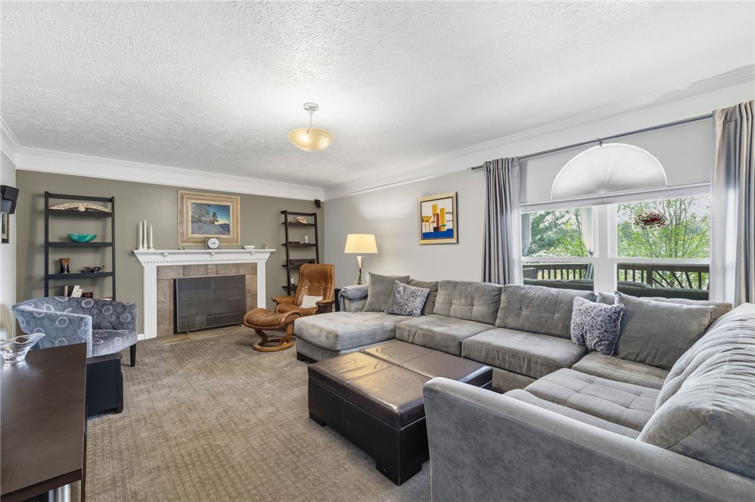 442 Shelbourne Dr