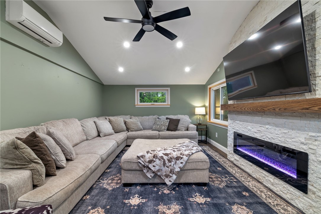 3643 Longview Dr