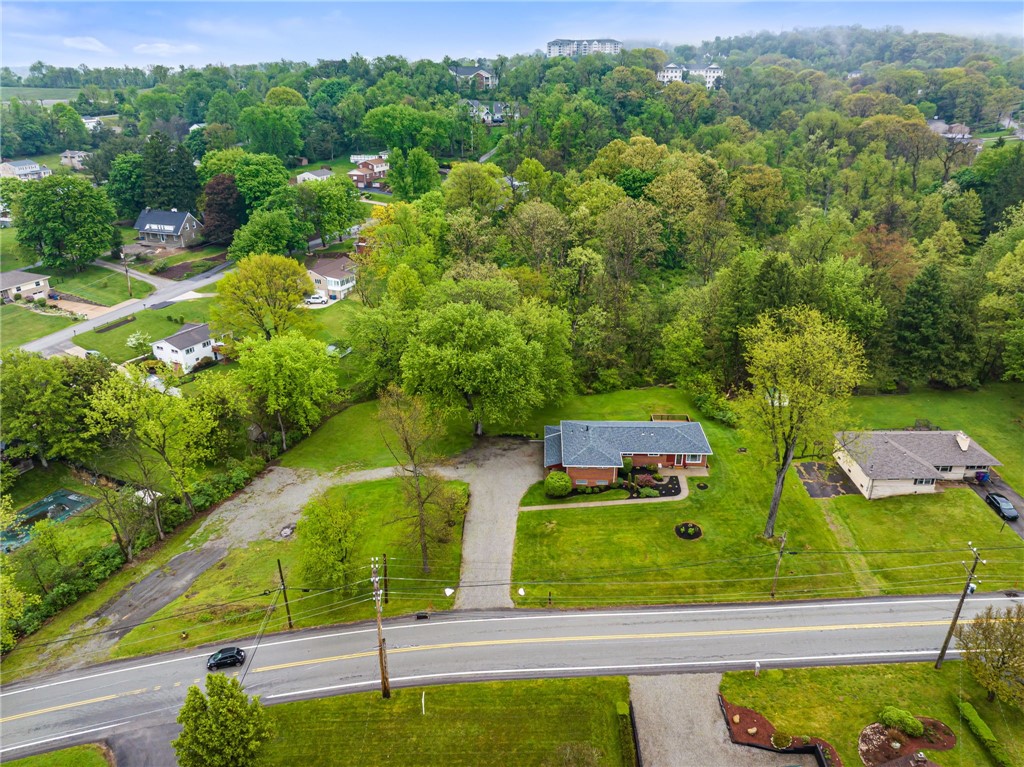 2052 Hulton Rd