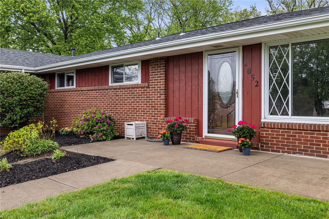 2052 Hulton Rd