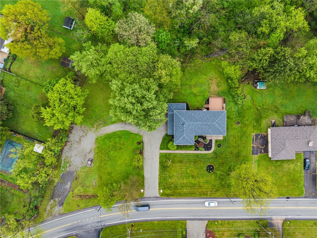 2052 Hulton Rd