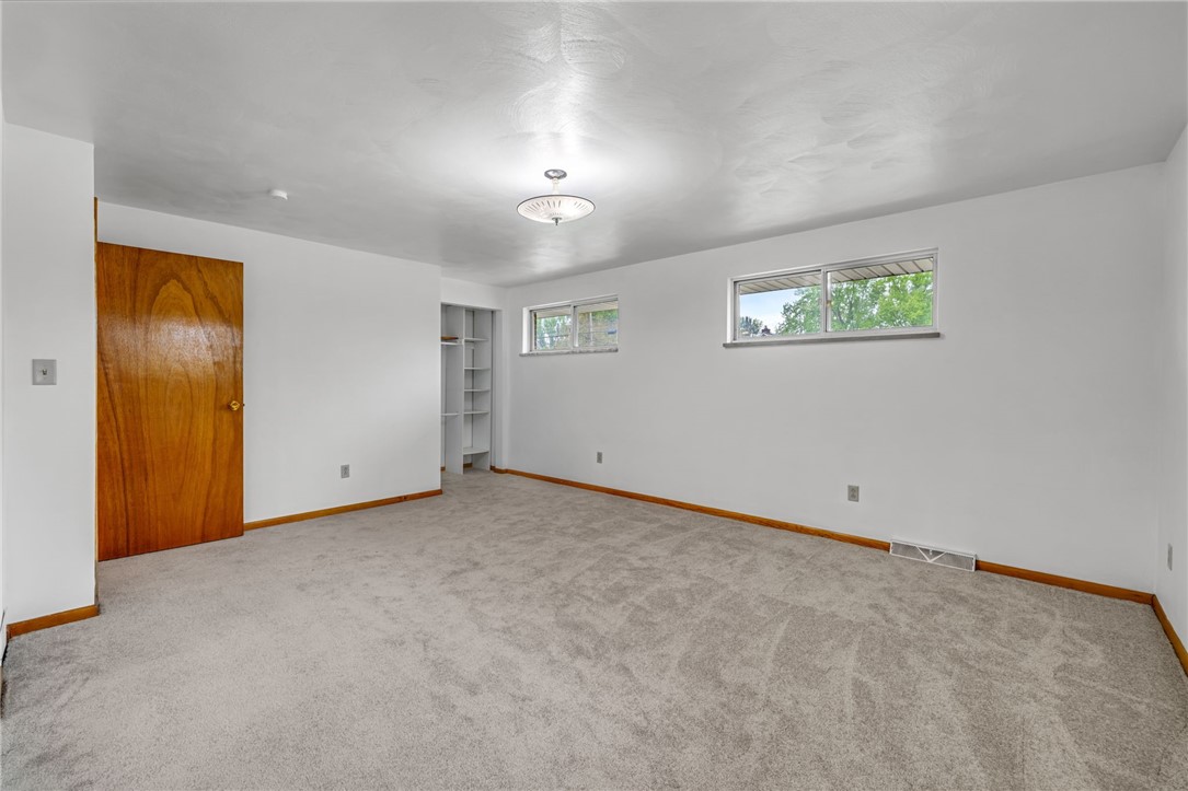 2052 Hulton Rd