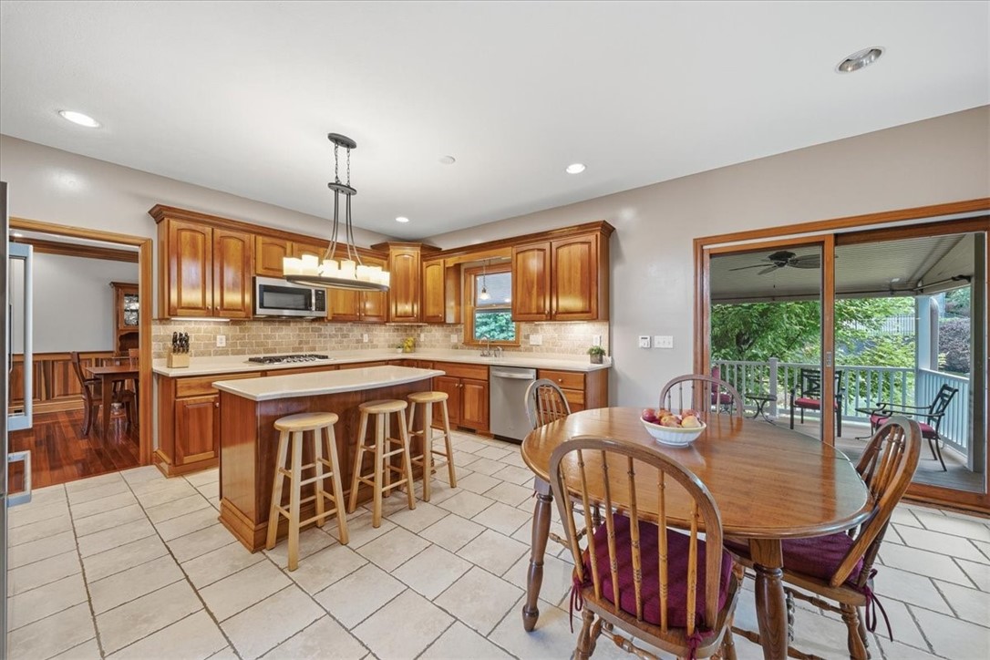 807 Cavan DRIVE