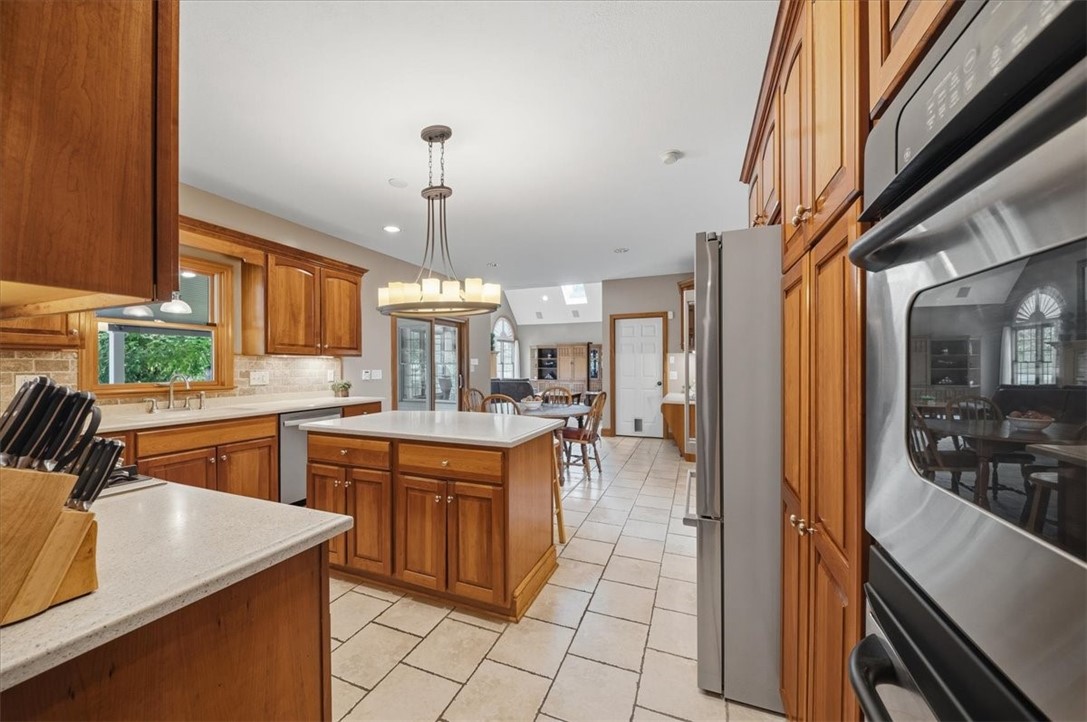 807 Cavan DRIVE