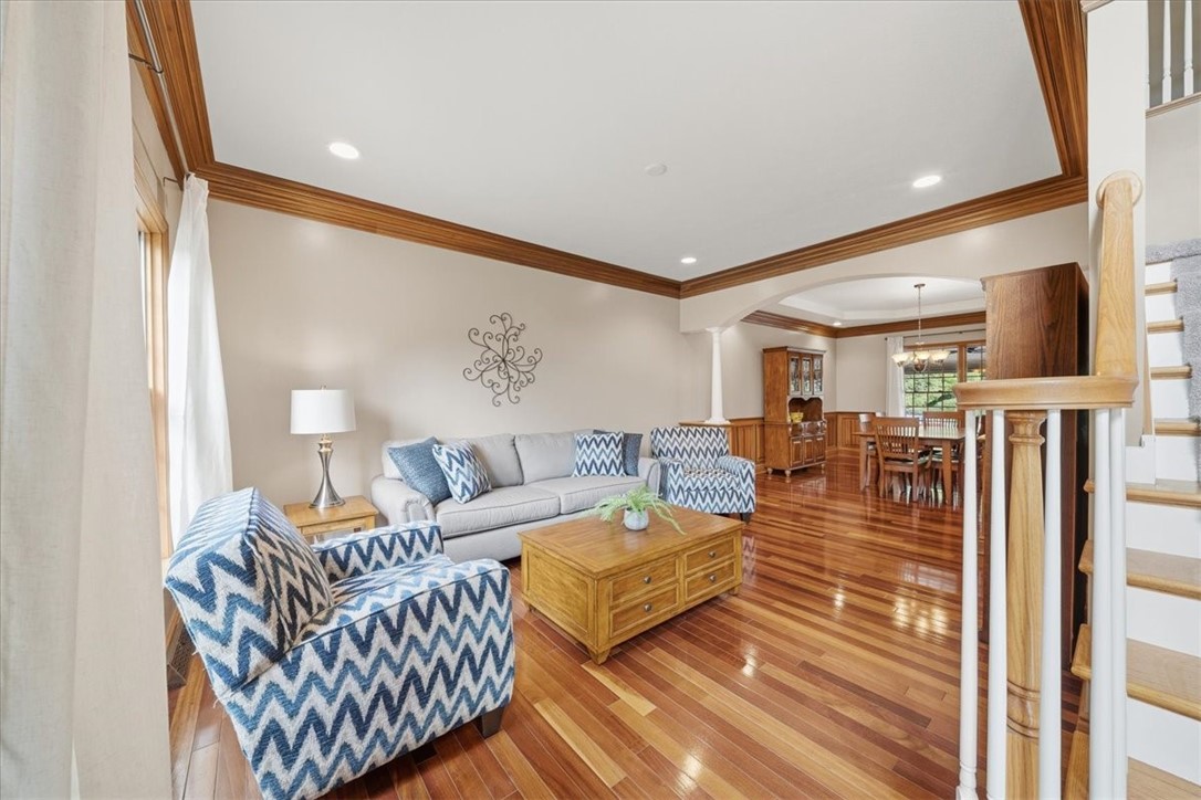 807 Cavan DRIVE