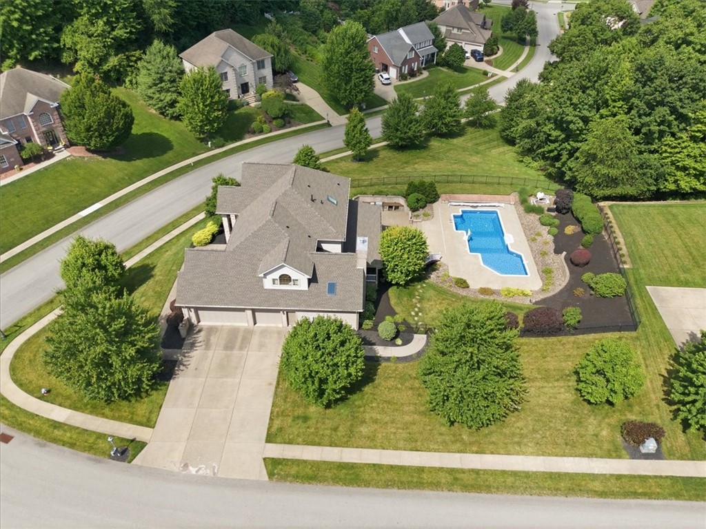 807 Cavan DRIVE