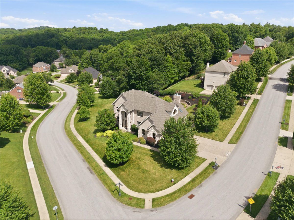 807 Cavan DRIVE