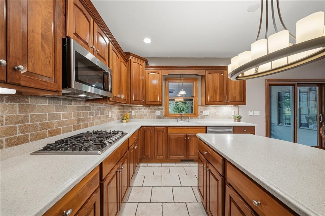 807 Cavan DRIVE