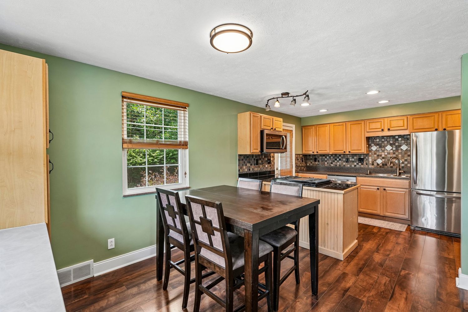8055 Remington DRIVE