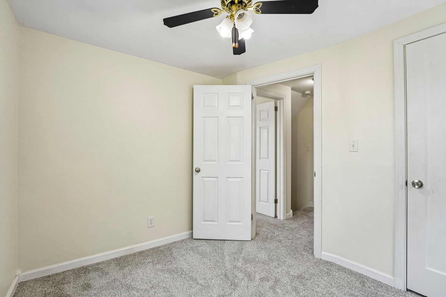 8055 Remington DRIVE