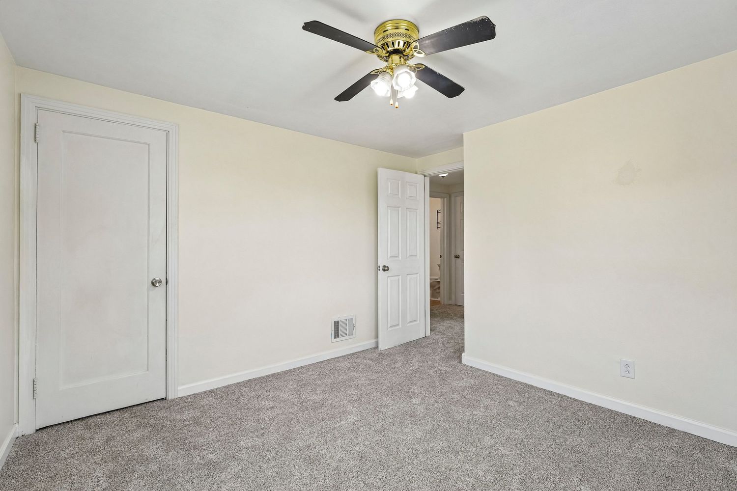 8055 Remington DRIVE
