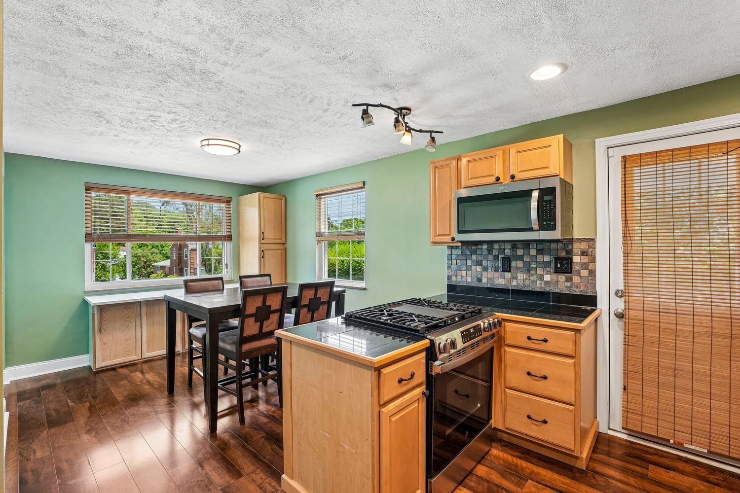 8055 Remington DRIVE
