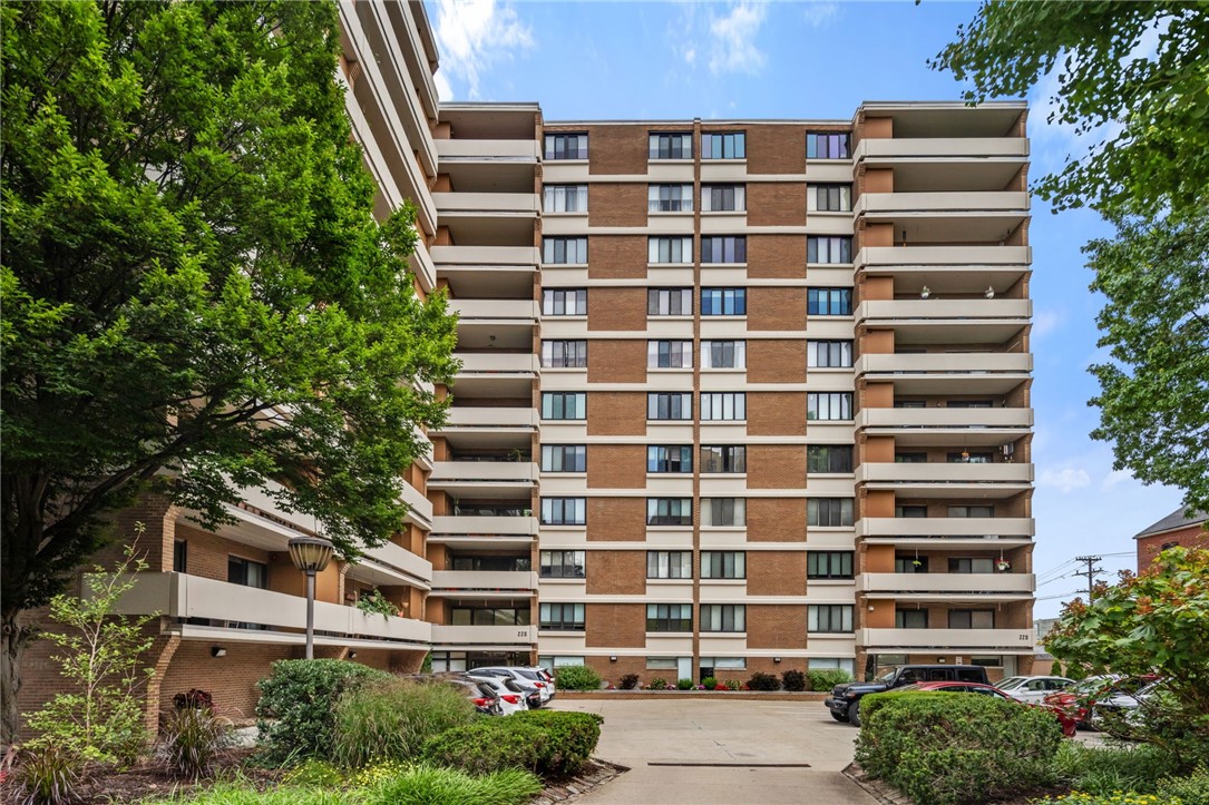 220 N Dithridge St 504