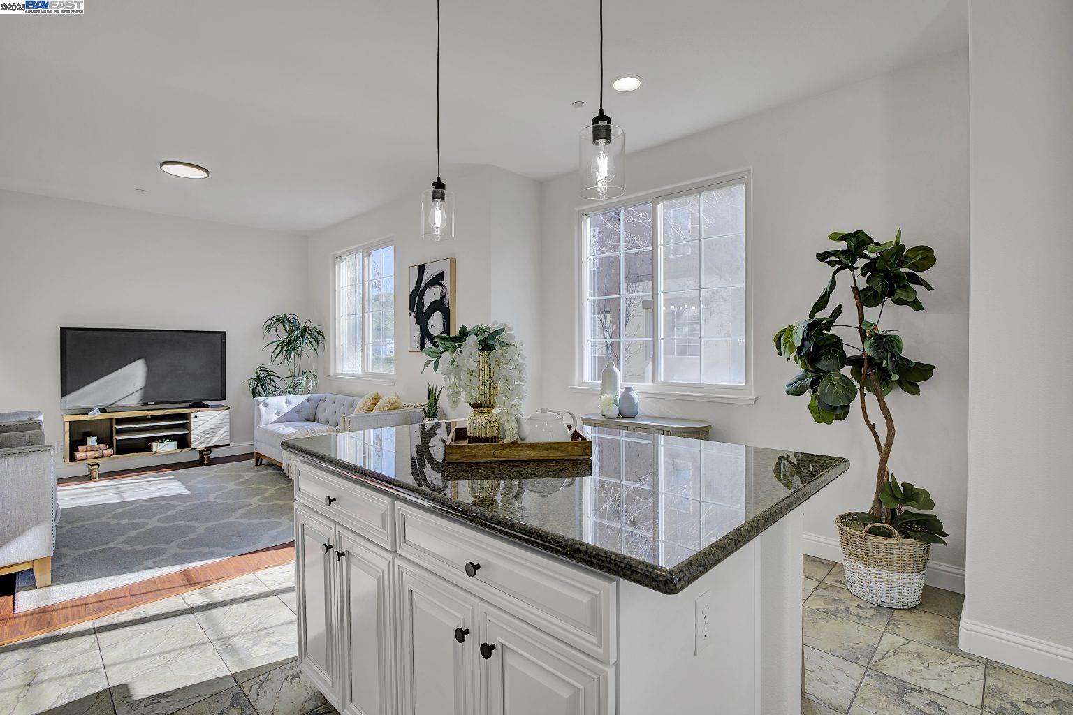 1021 Carnelian Ter