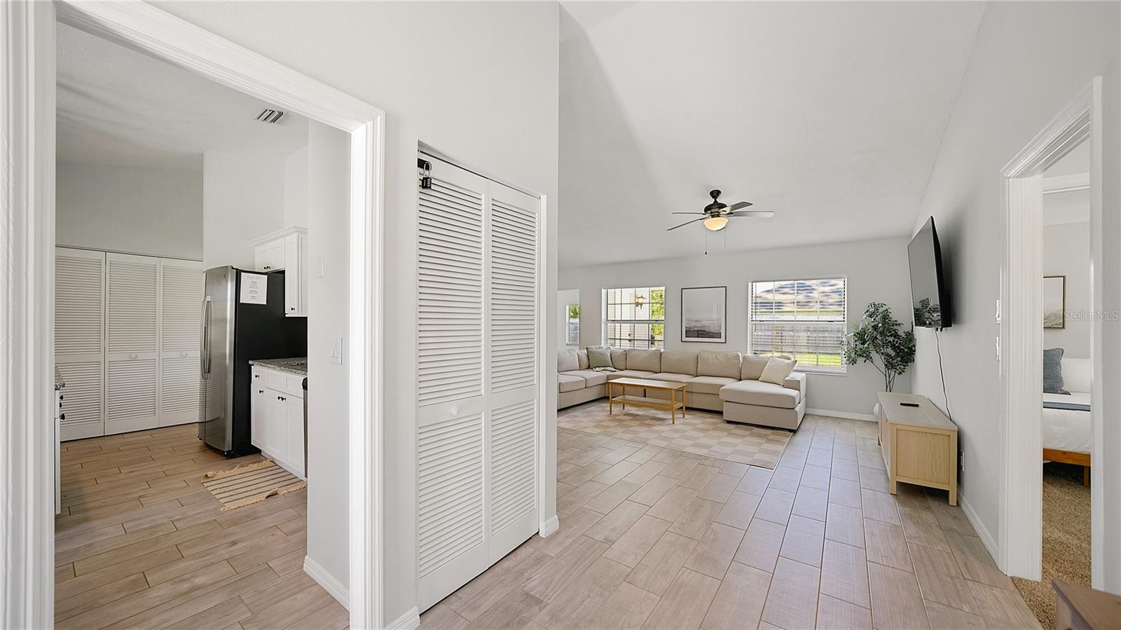 7 BEACON MILL LN