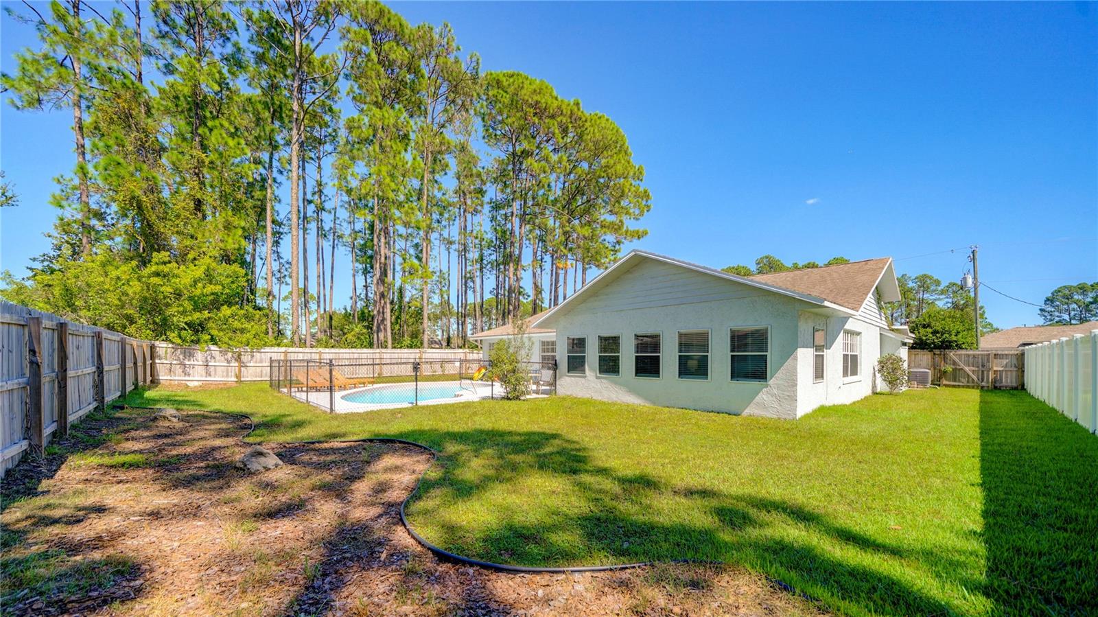 7 BEACON MILL LN
