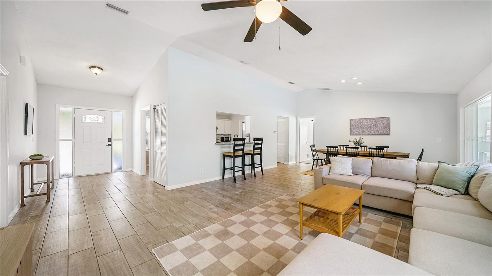 7 BEACON MILL LN