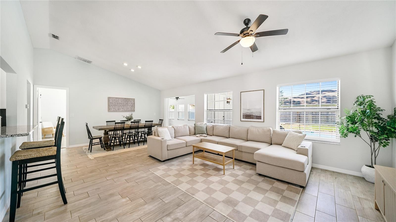 7 BEACON MILL LN
