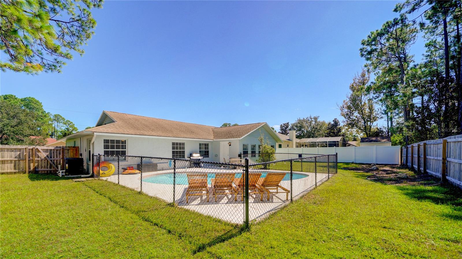 7 BEACON MILL LN