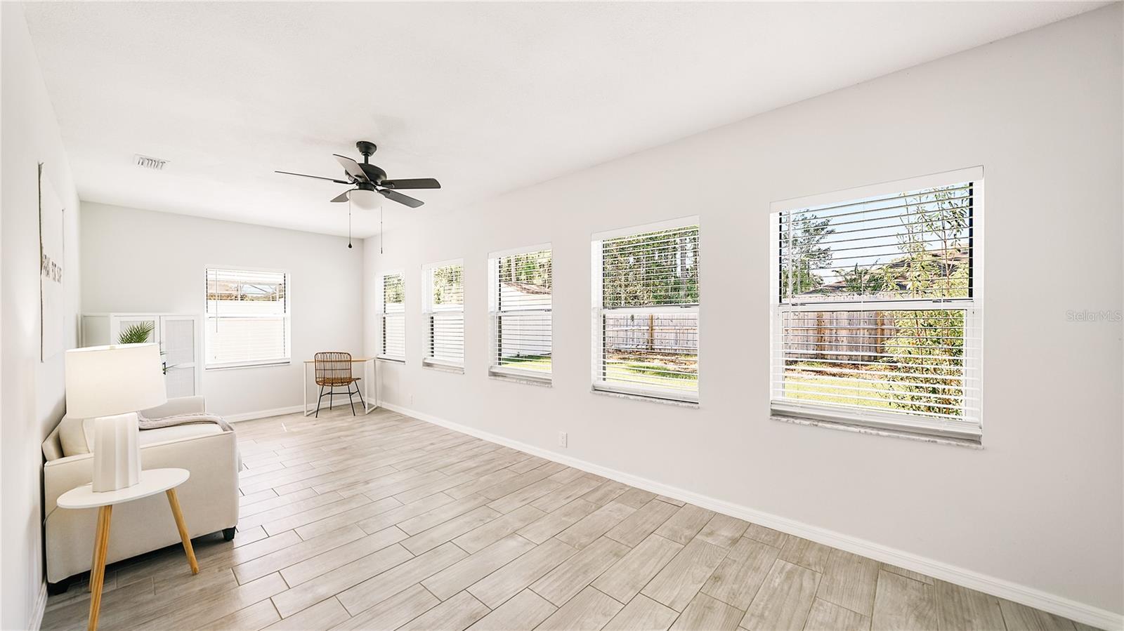 7 BEACON MILL LN