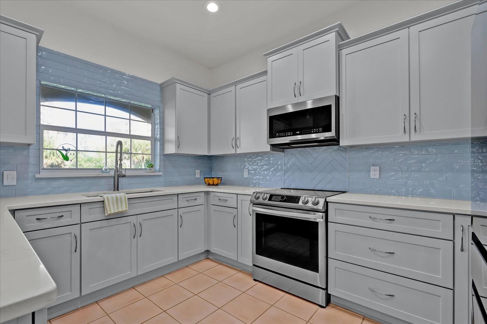 1 VISCAYA LN #2204