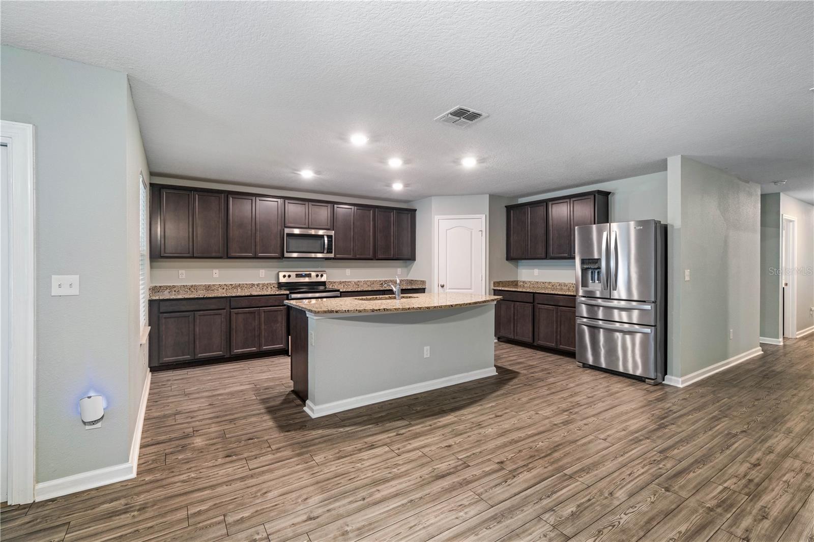 8552 LAKE GEORGE CIR W