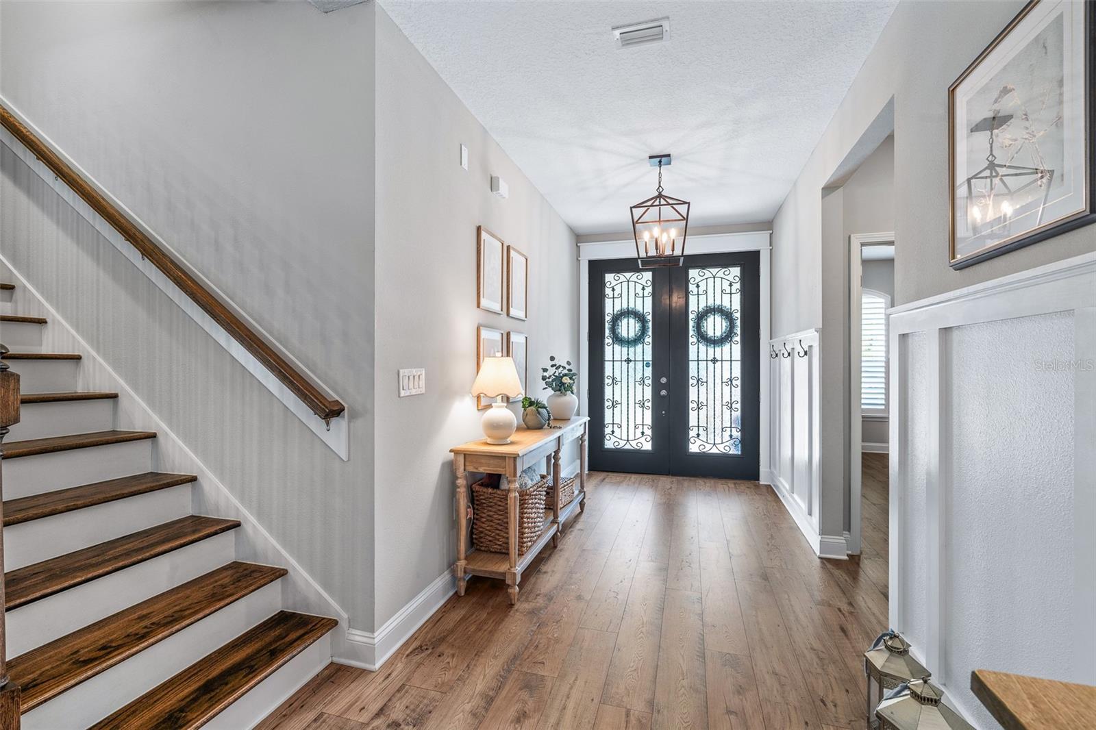 213 S COOPERS HAWK WAY