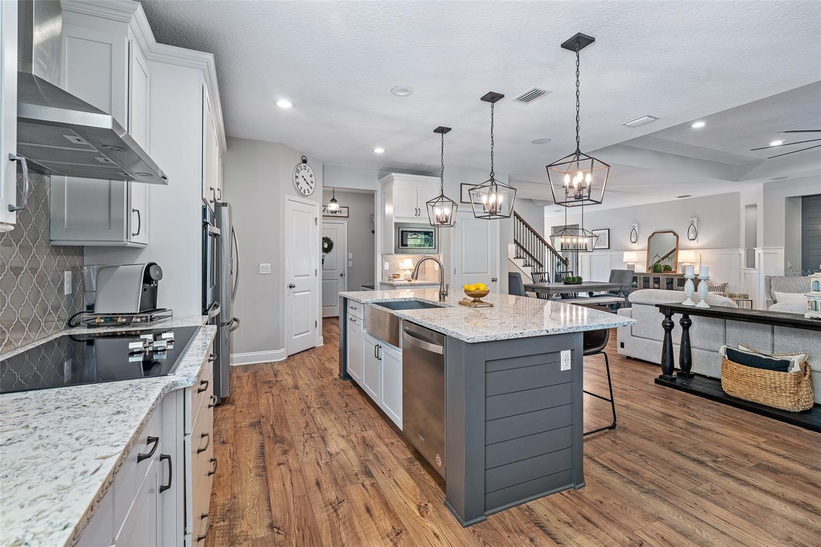 213 S COOPERS HAWK WAY