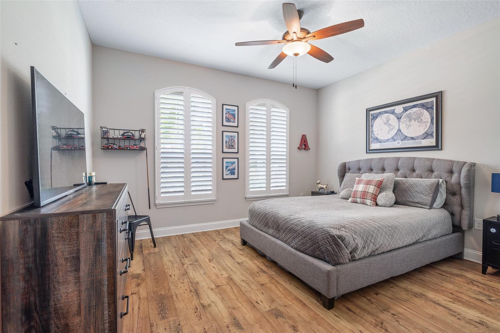 213 S COOPERS HAWK WAY