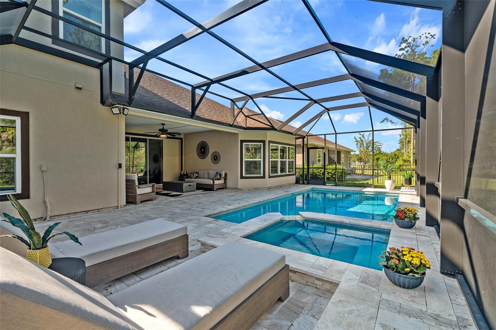 213 S COOPERS HAWK WAY