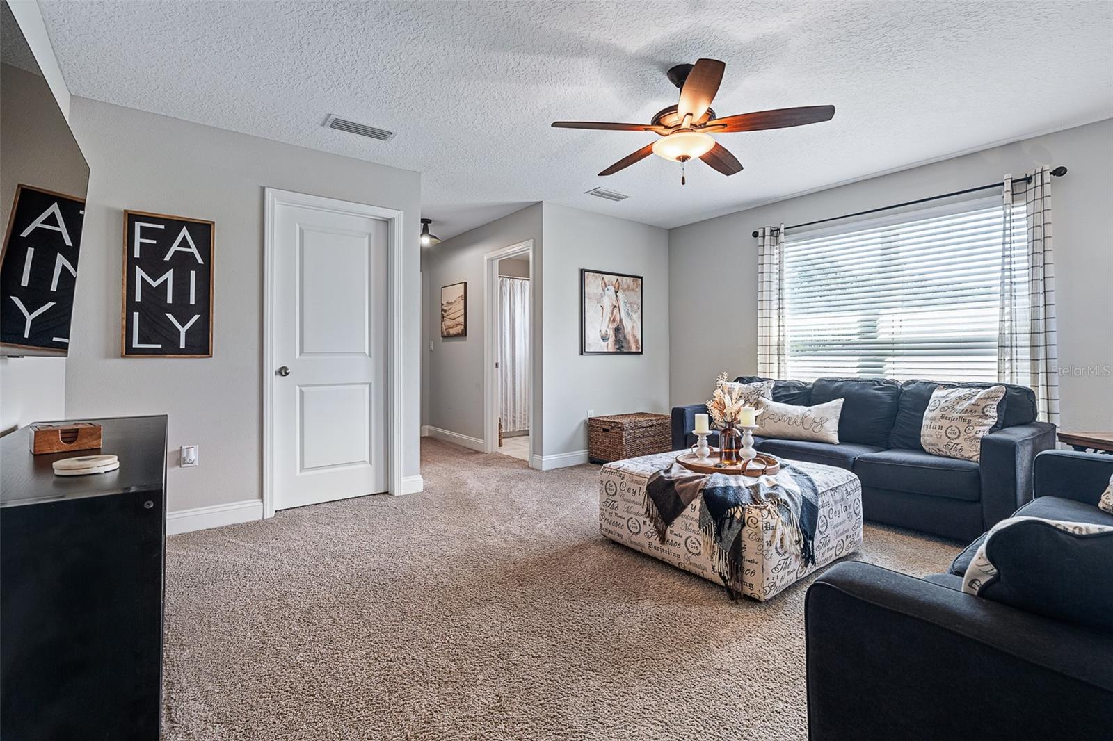 213 S COOPERS HAWK WAY