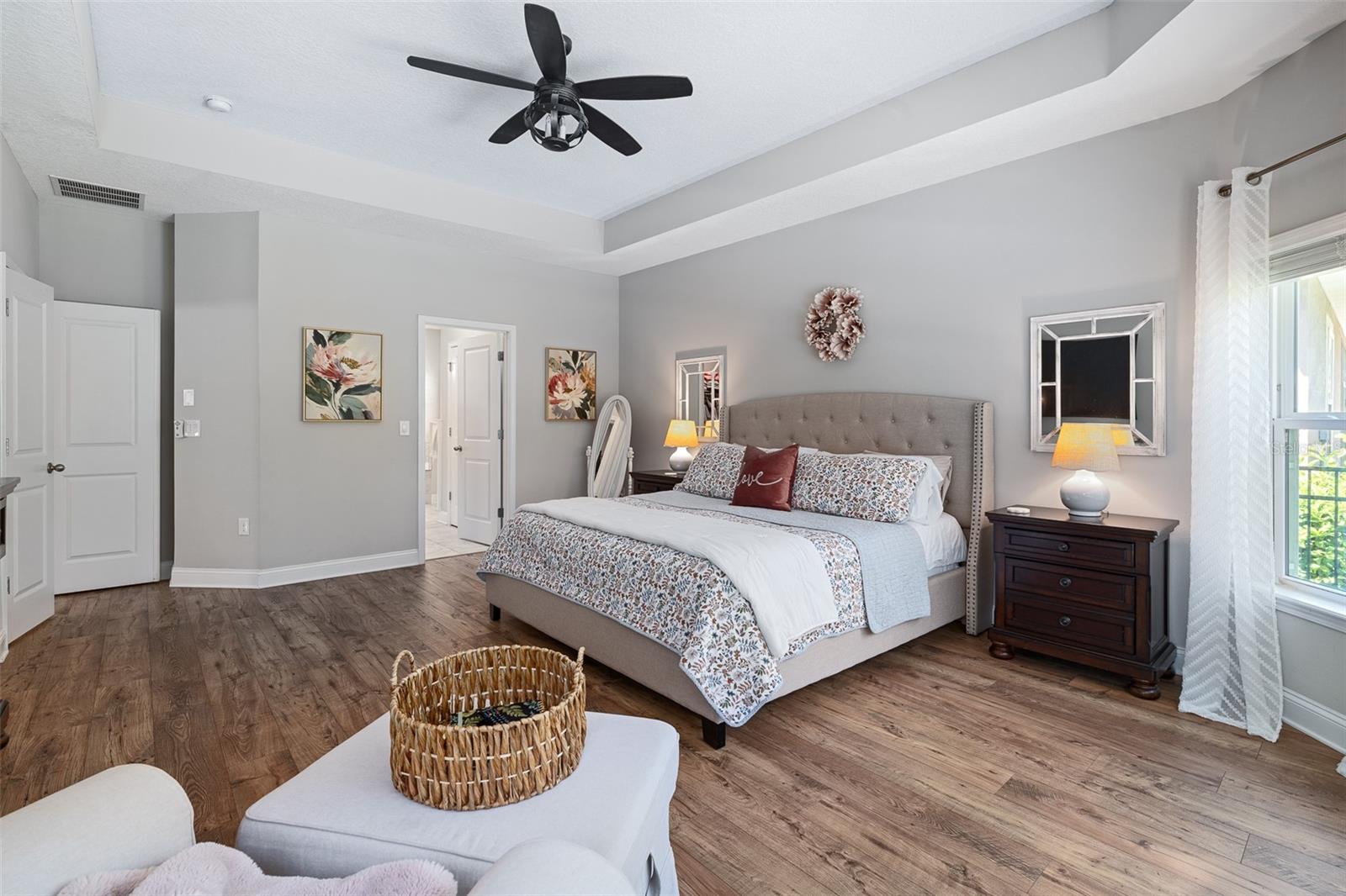 213 S COOPERS HAWK WAY