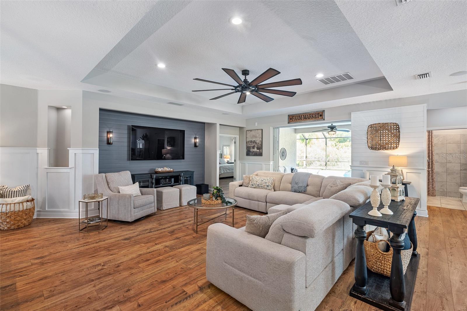 213 S COOPERS HAWK WAY