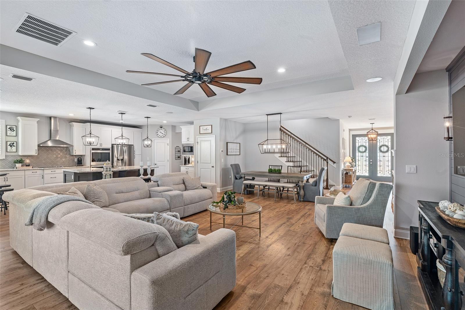 213 S COOPERS HAWK WAY