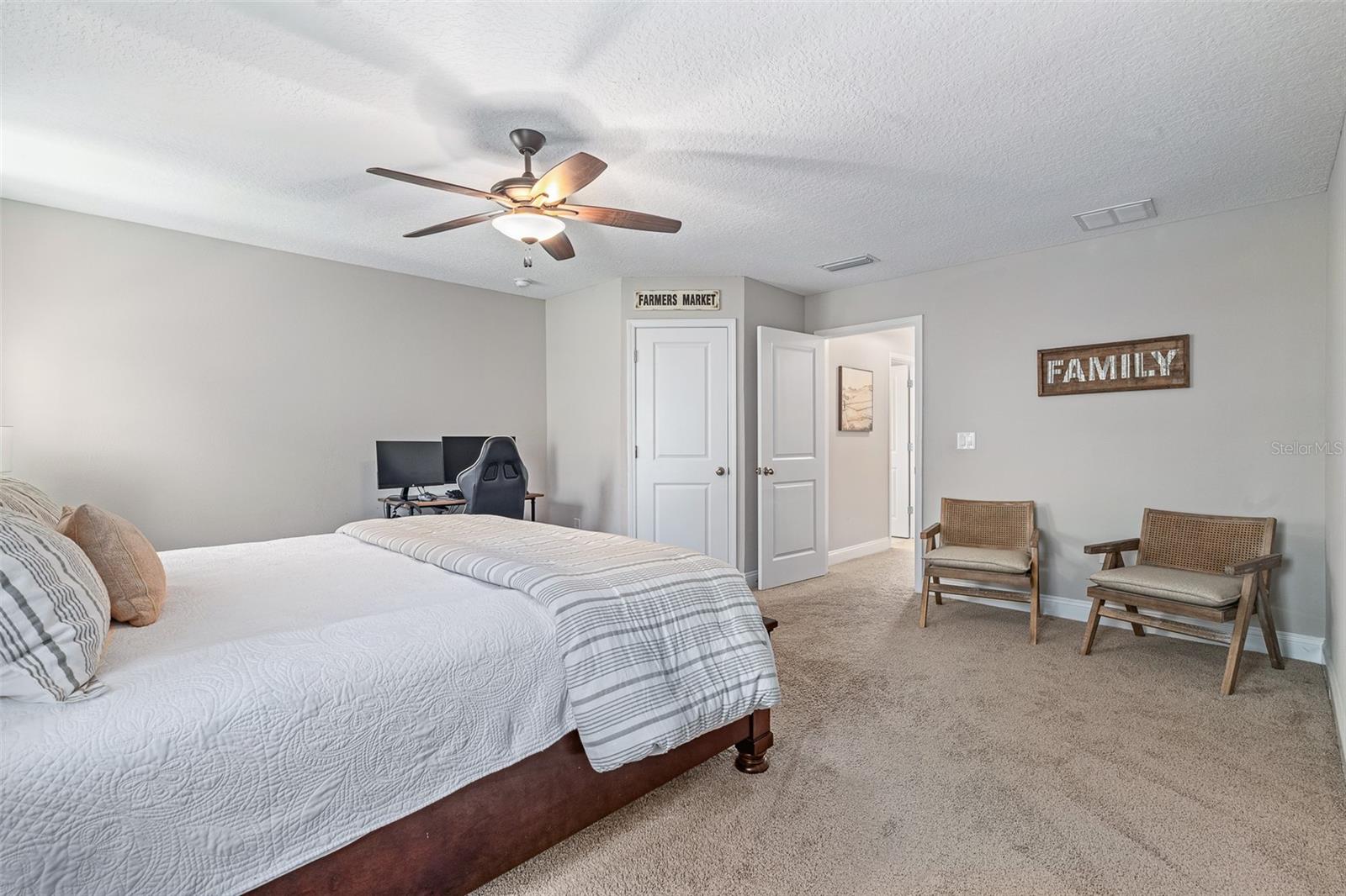 213 S COOPERS HAWK WAY