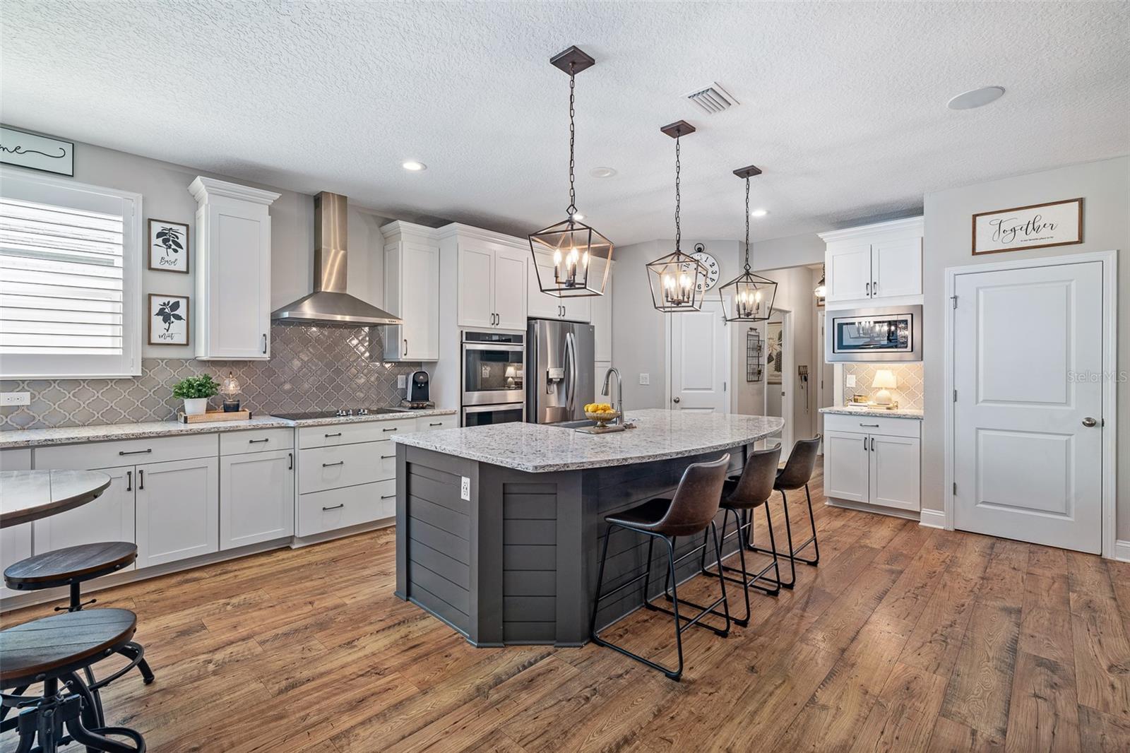 213 S COOPERS HAWK WAY