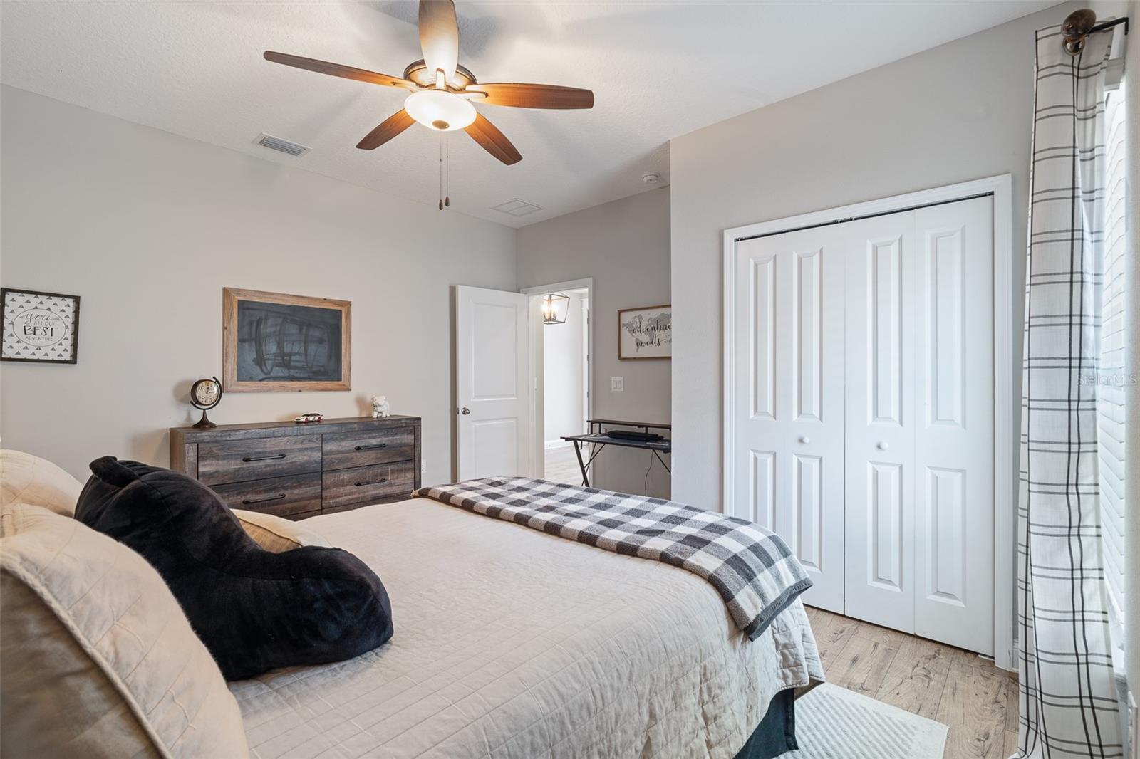 213 S COOPERS HAWK WAY