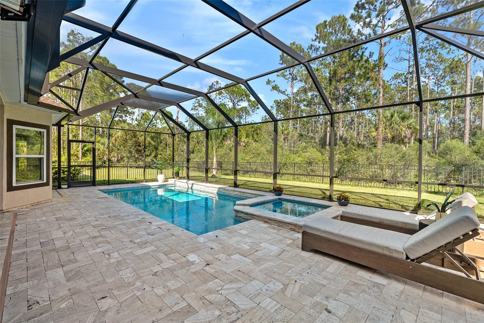 213 S COOPERS HAWK WAY