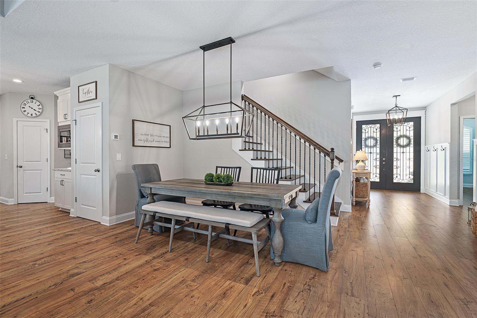 213 S COOPERS HAWK WAY