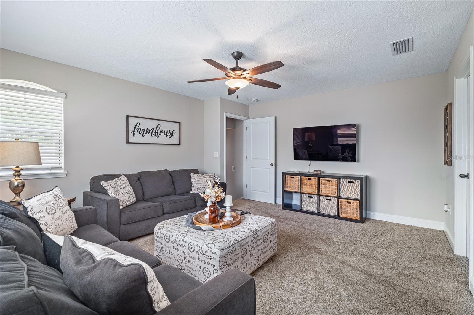 213 S COOPERS HAWK WAY