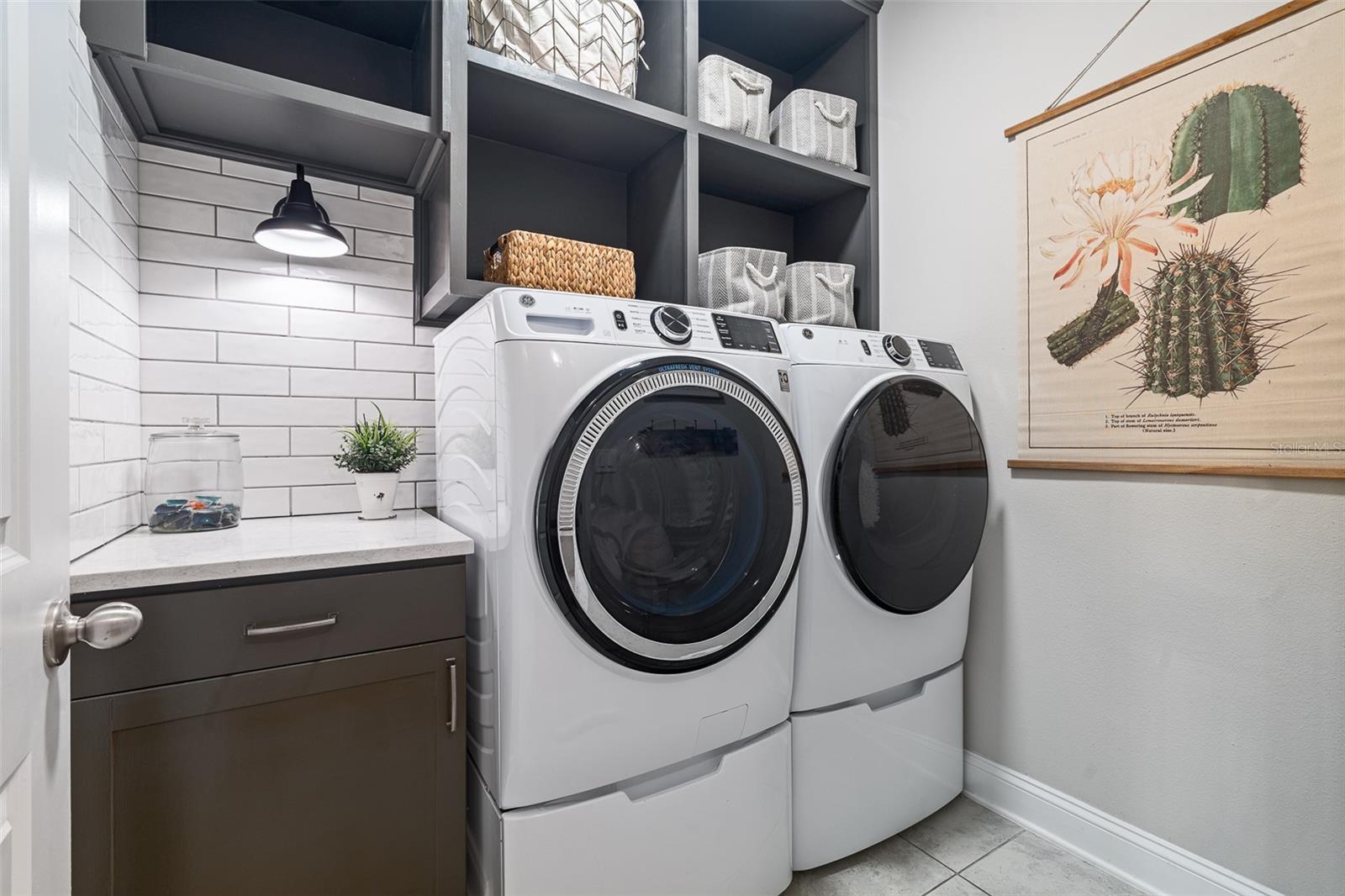 213 S COOPERS HAWK WAY