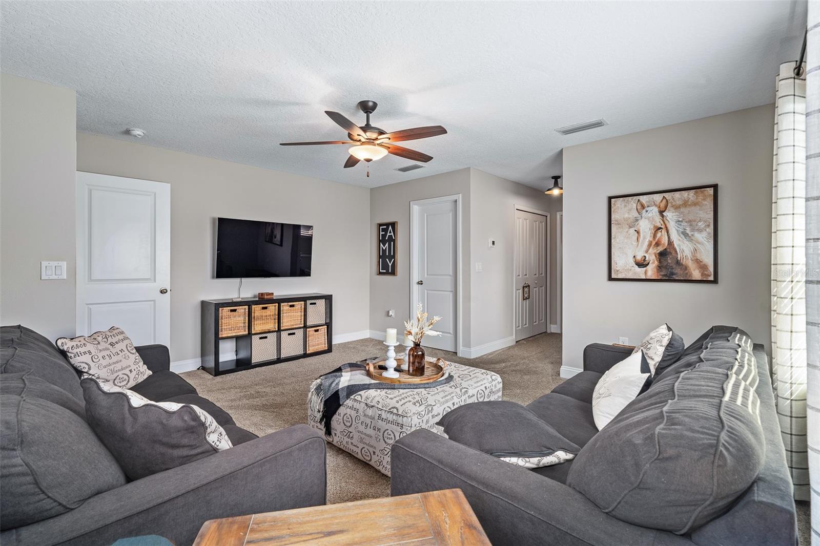 213 S COOPERS HAWK WAY