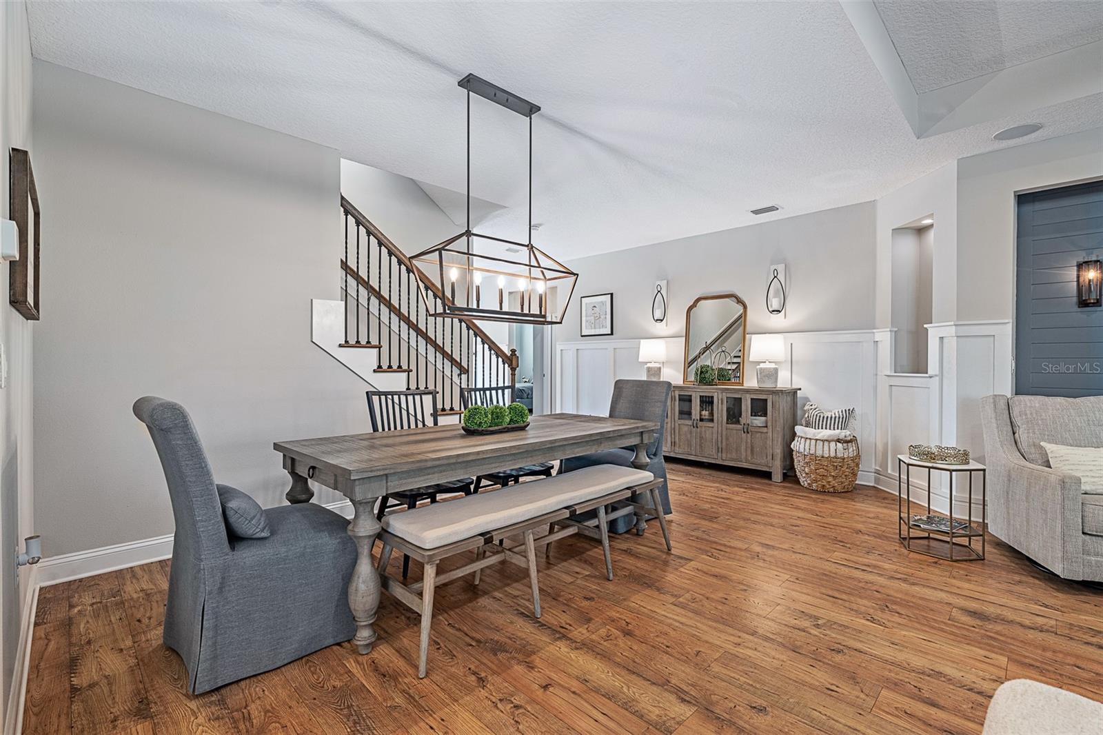 213 S COOPERS HAWK WAY