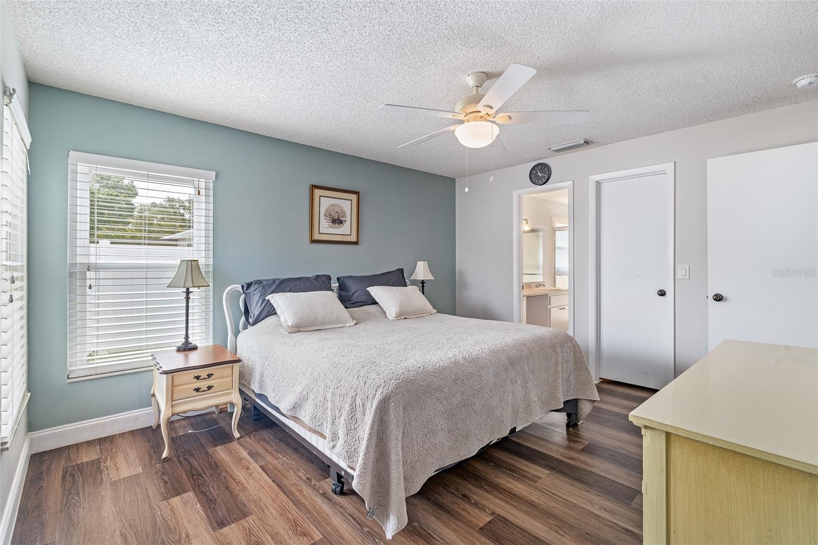 48 AARON CIR