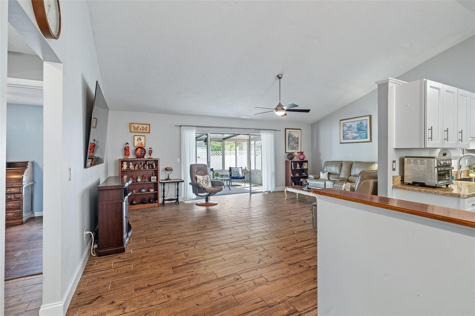 48 AARON CIR