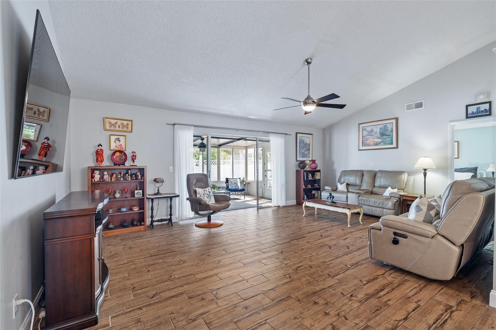 48 AARON CIR