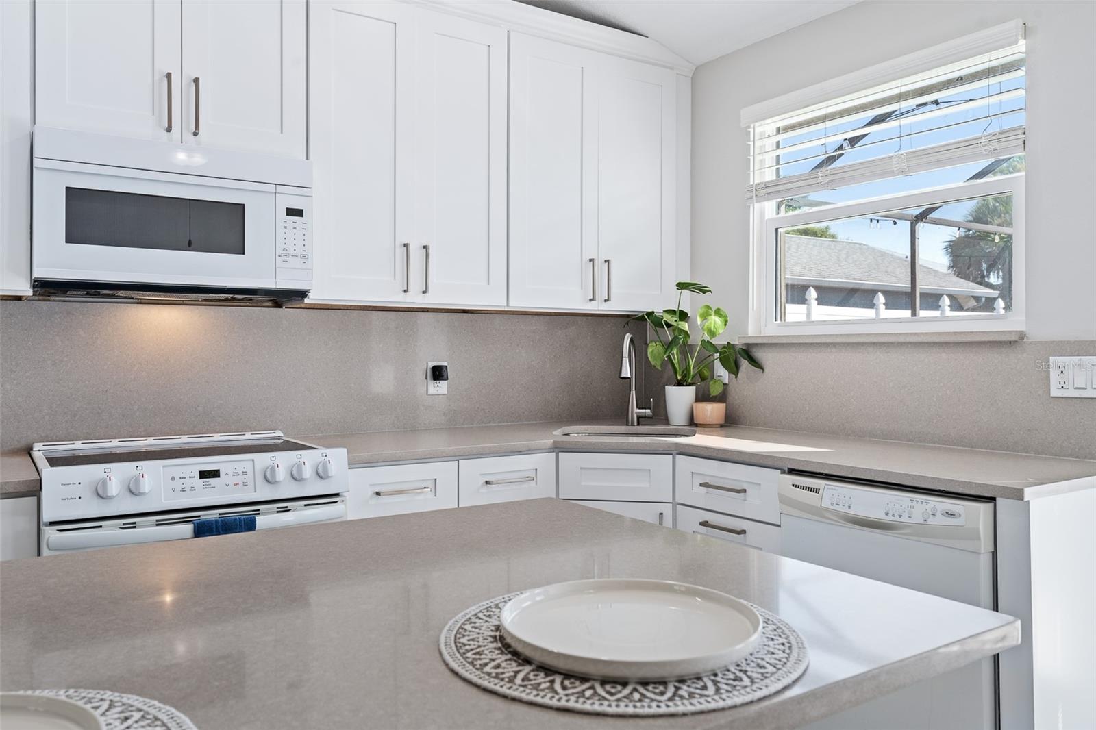 2135 S FLAGLER AVE