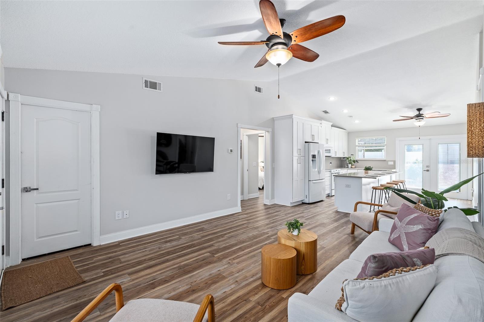2135 S FLAGLER AVE