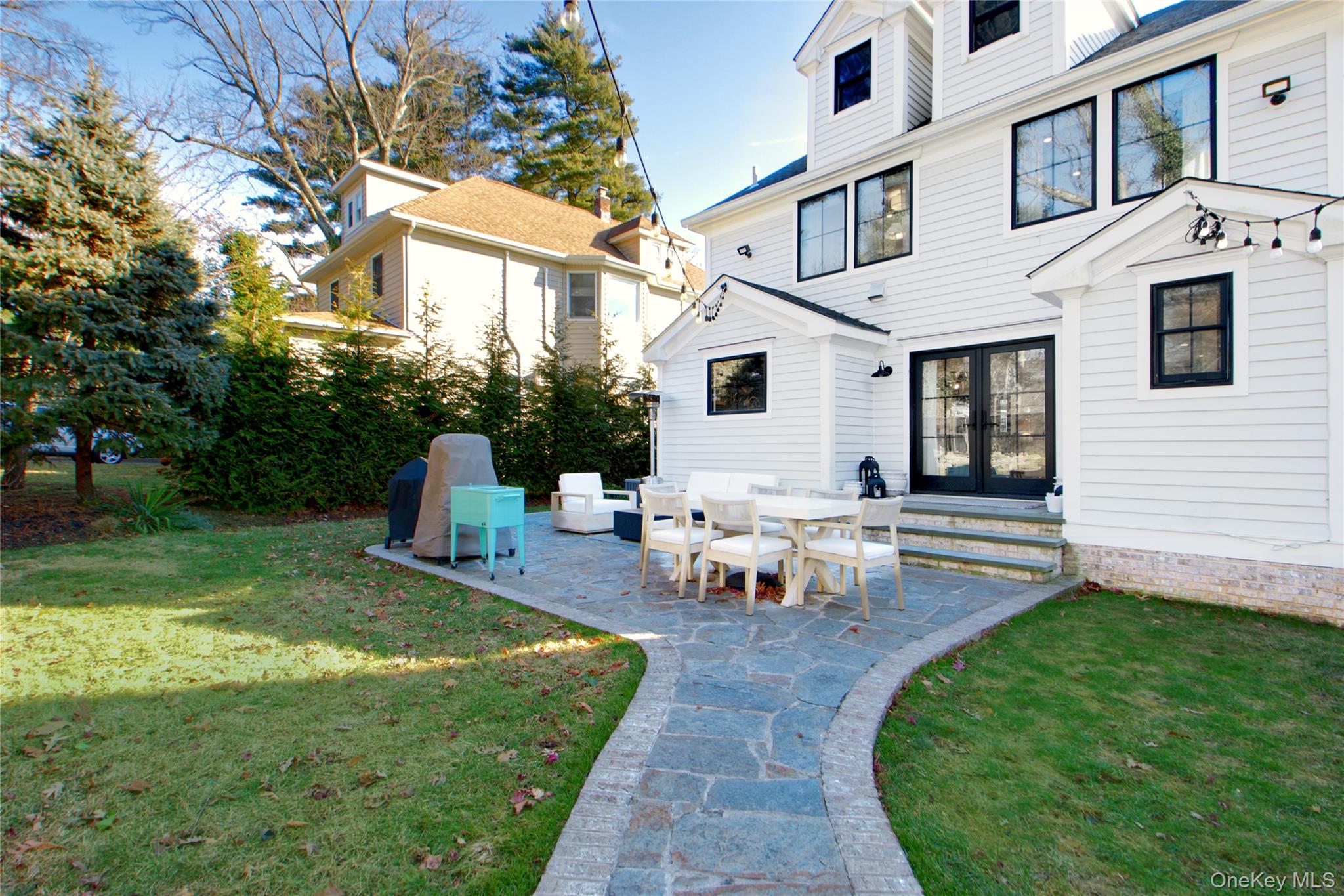 97 Bar Beach Road
