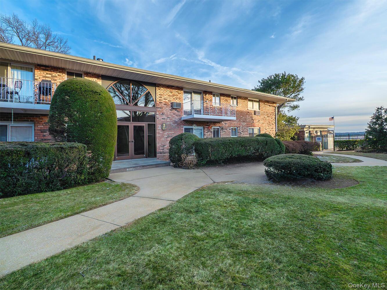 1 Toms Point Lane Unit: #6 i